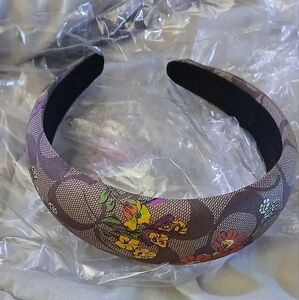Coach Signature logo Padded headband(limited edition)